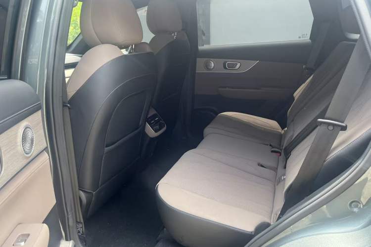 Used Chery Tiggo 8 PLUS 2025 290TGDI DCT Prestige 7-Seater Interior 3