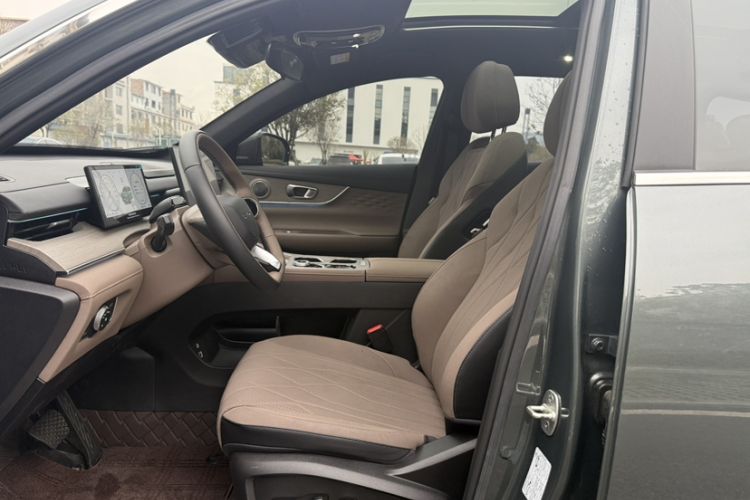 Used Chery Tiggo 8 PLUS 2025 290TGDI DCT Prestige 5-Seater Interior 4