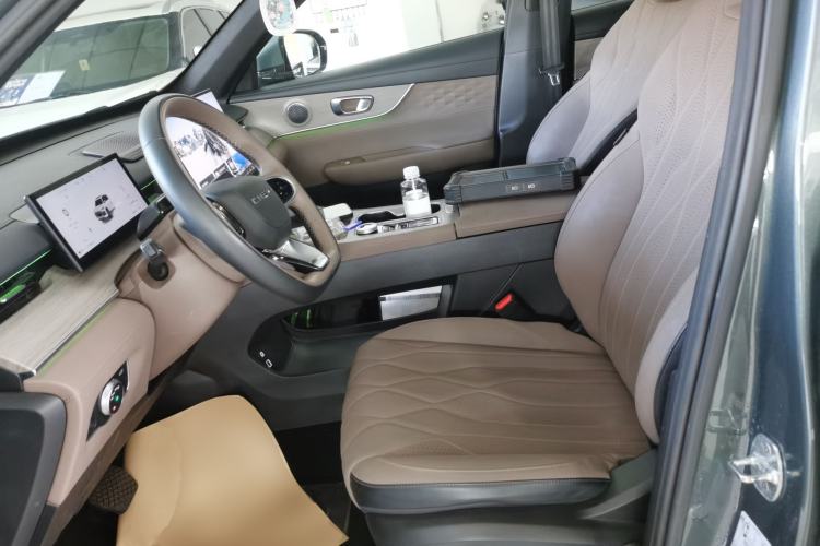 Used Chery Tiggo 8 PLUS 2025 290TGDI DCT Prestige 5-Seater Left Front Seat