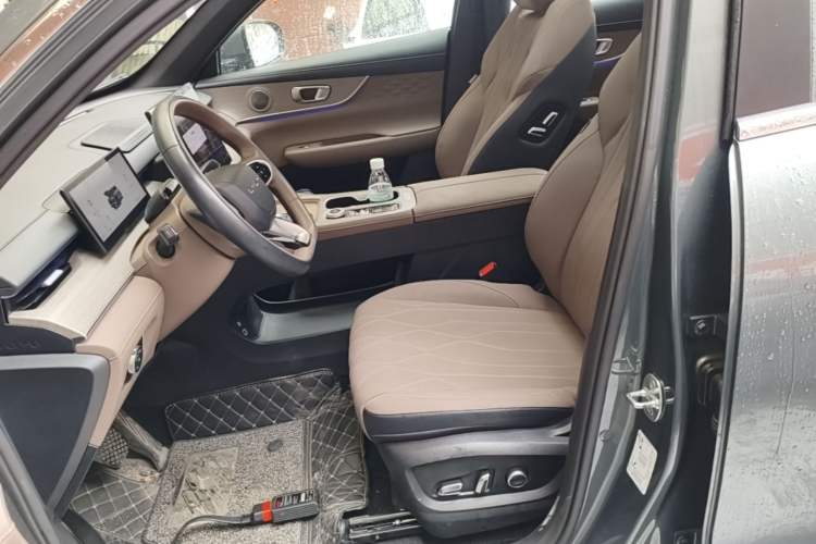 Used Chery Tiggo 8 PLUS 2025 290TGDI DCT Prestige 5-Seater Left Front Seat