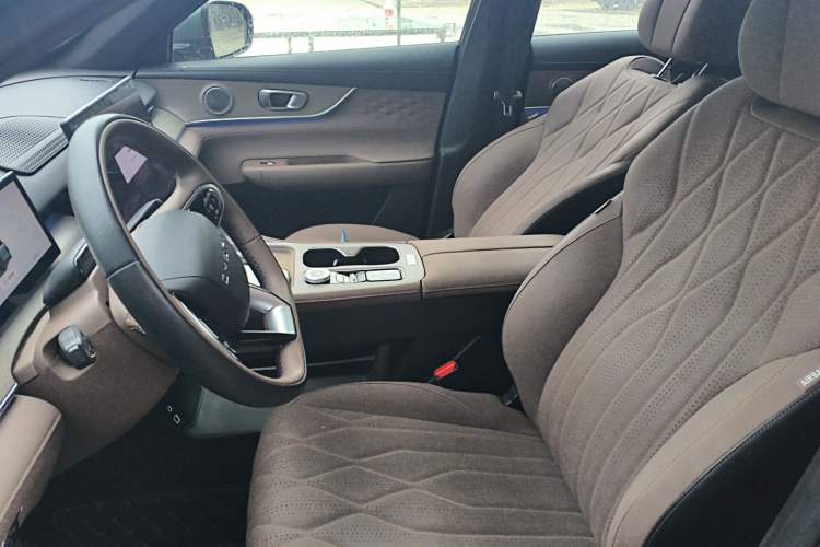 Used Chery Tiggo 8 PLUS 2025 290TGDI DCT Prestige 5-Seater Left Front Seat