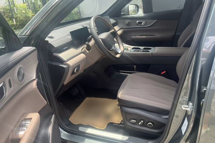 Used Chery Tiggo 8 PLUS 2025 290TGDI DCT Prestige 7-Seater Left Front Seat
