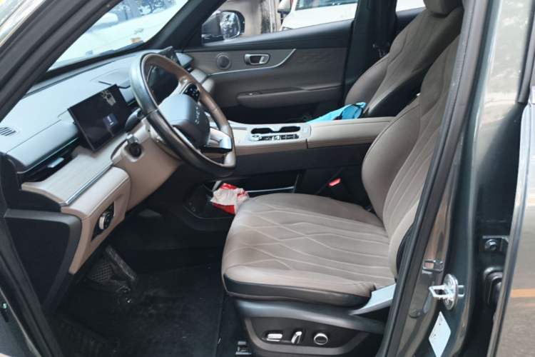 Used Chery Tiggo 8 PLUS 2025 290TGDI DCT Prestige 5-Seater Left Front Seat