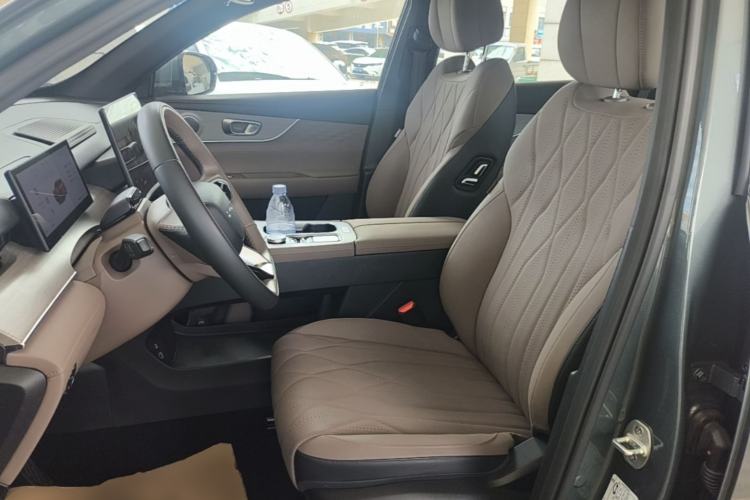Used Chery Tiggo 8 PLUS 2025 290TGDI DCT Prestige 5-Seater Left Front Seat