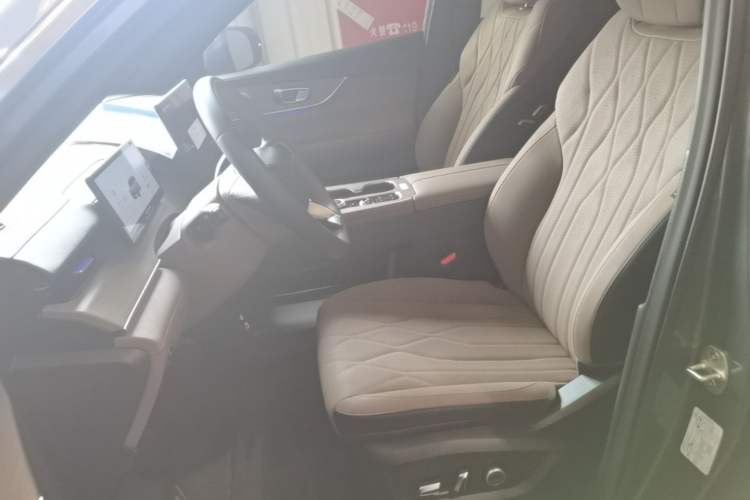 Used Chery Tiggo 8 PLUS 2025 Model 290TGDI DCT Chengshi Edition Left Front Seat