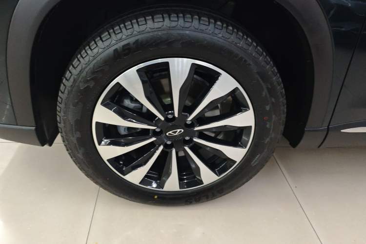Used Chery Tiggo 8 PLUS 2025 290TGDI DCT Luxury 5-Seater Left Front Wheel Hub