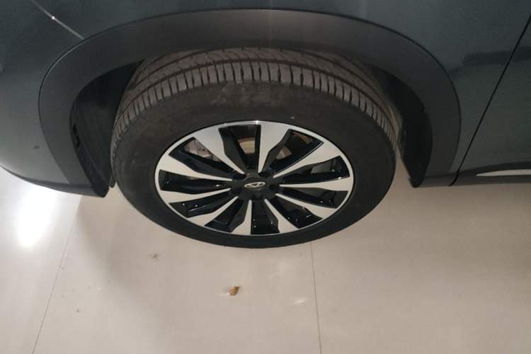 Used Chery Tiggo 8 PLUS 2025 290TGDI DCT Prestige 7-Seater Left Front Wheel Hub