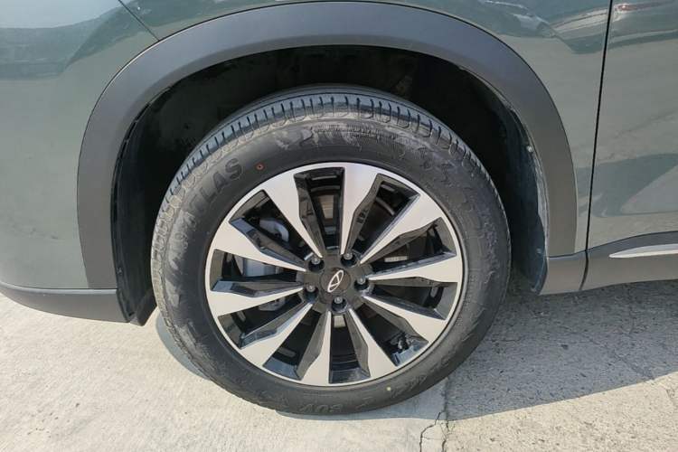 Used Chery Tiggo 8 PLUS 2025 290TGDI DCT Prestige 5-Seater Left Front Wheel Hub