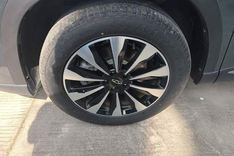 Used Chery Tiggo 8 PLUS 2025 290TGDI DCT Prestige 5-Seater Left Front Wheel Hub