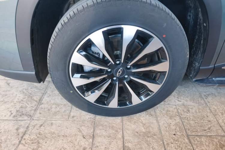 Used Chery Tiggo 8 PLUS 2025 290TGDI DCT Prestige 5-Seater Left Front Wheel Hub