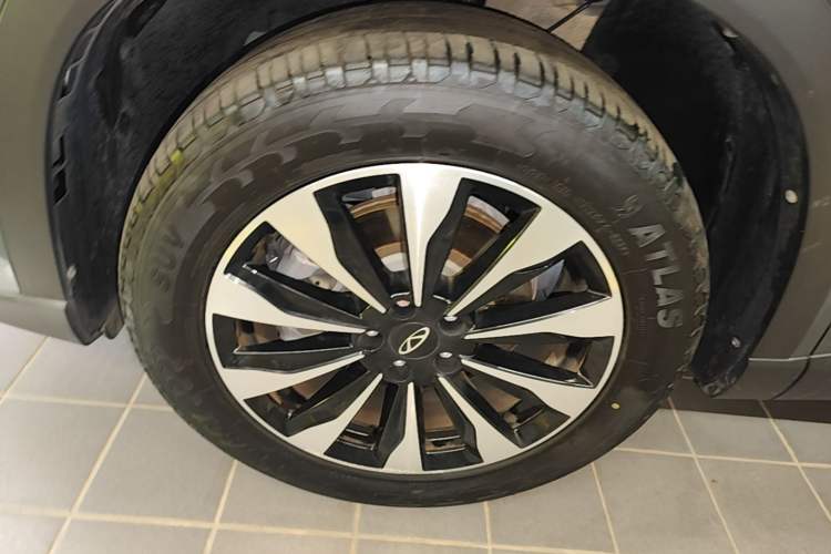 Used Chery Tiggo 8 PLUS 2025 290TGDI DCT Prestige 5-Seater Left Front Wheel Hub