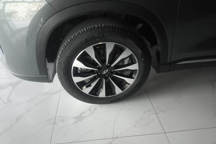 Used Chery Tiggo 8 PLUS 2025 290TGDI DCT Prestige 5-Seater Left Front Wheel Hub