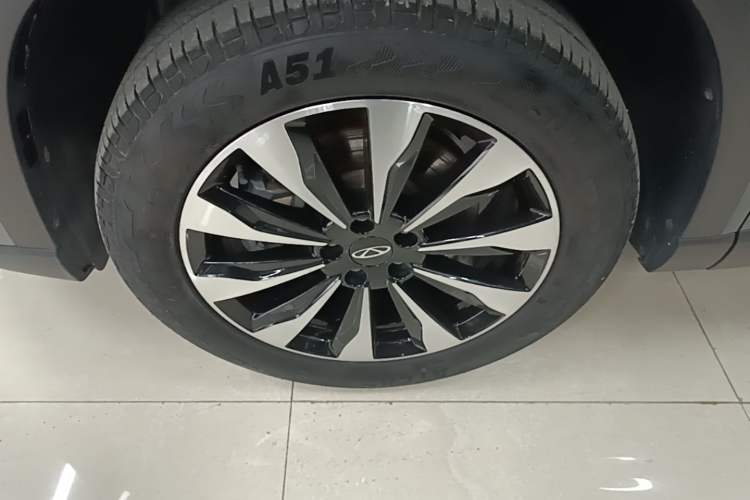 Used Chery Tiggo 8 PLUS 2025 290TGDI DCT Prestige 5-Seater Left Front Wheel Hub