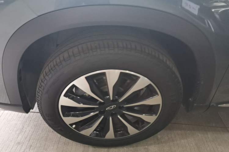Used Chery Tiggo 8 PLUS 2025 Model 290TGDI DCT Chengshi Edition Left Front Wheel Hub