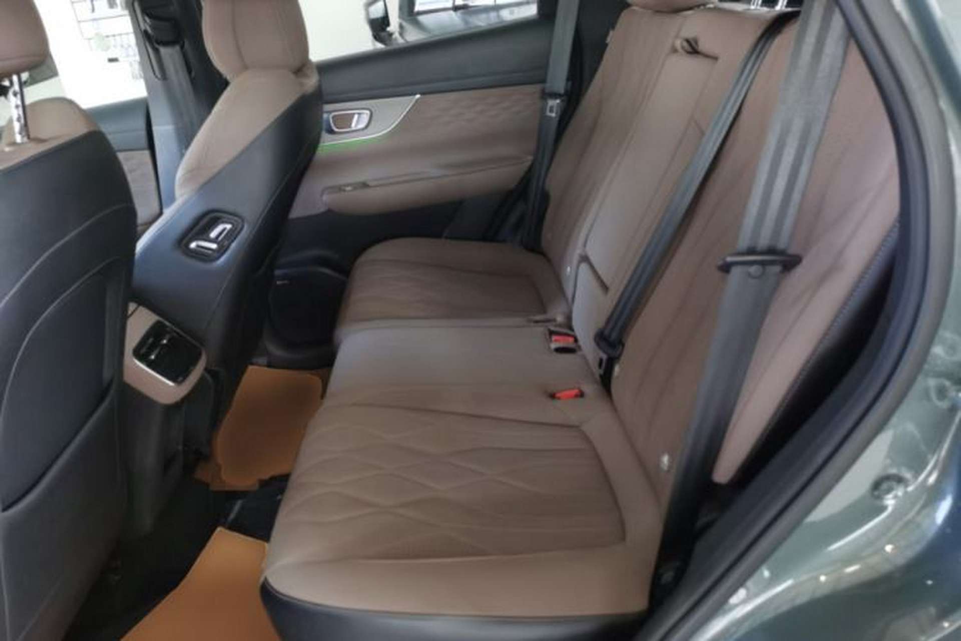 Used Chery Tiggo 8 PLUS 2025 290TGDI DCT Prestige 5-Seater Left Rear Seat