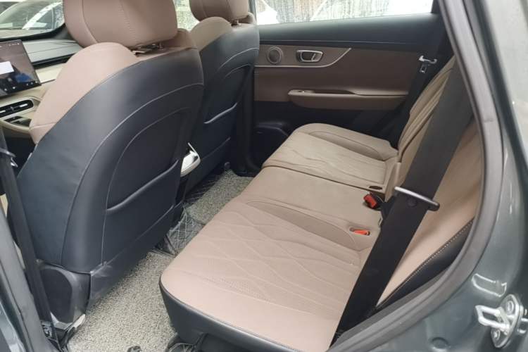 Used Chery Tiggo 8 PLUS 2025 290TGDI DCT Prestige 5-Seater Left Rear Seat