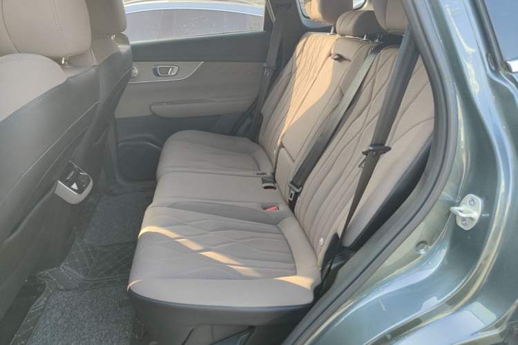 Used Chery Tiggo 8 PLUS 2025 290TGDI DCT Prestige 5-Seater Left Rear Seat