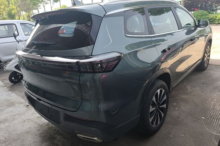 Used Chery Tiggo 8 PLUS 2025 290TGDI DCT Prestige 5-Seater Rear Right 45 Deg