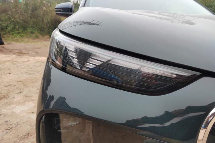 Used Chery Tiggo 8 PLUS 2025 290TGDI DCT Luxury 5-Seater Right Front Headlight
