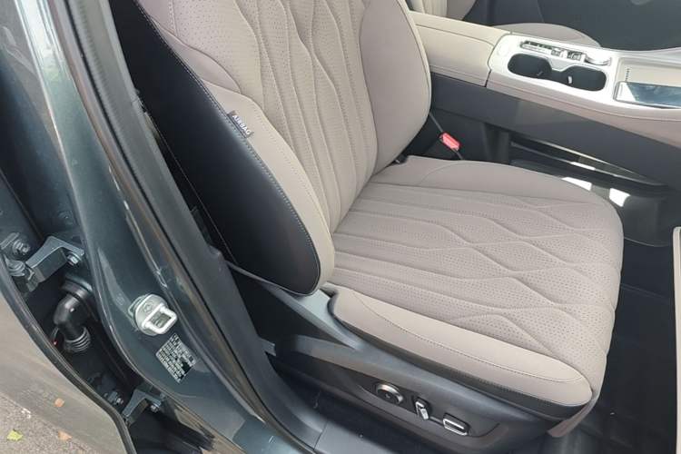 Used Chery Tiggo 8 PLUS 2025 290TGDI DCT Prestige 5-Seater Right Front Seat