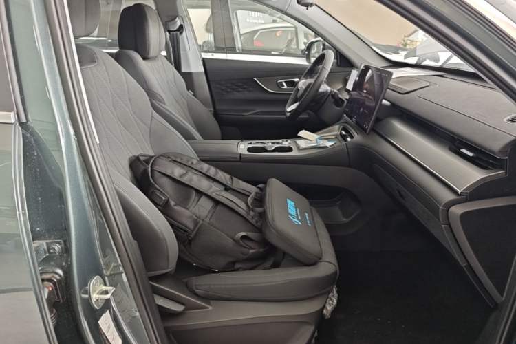 Used Chery Tiggo 8 PLUS 2025 290TGDI DCT Comfort Edition 5 Seats Right Front Seat