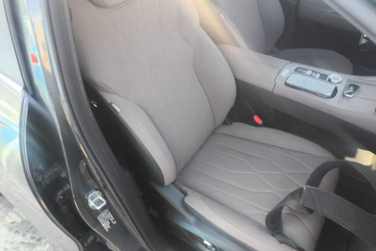 Used Chery Tiggo 8 PLUS 2025 290TGDI DCT Prestige 5-Seater Right Front Seat