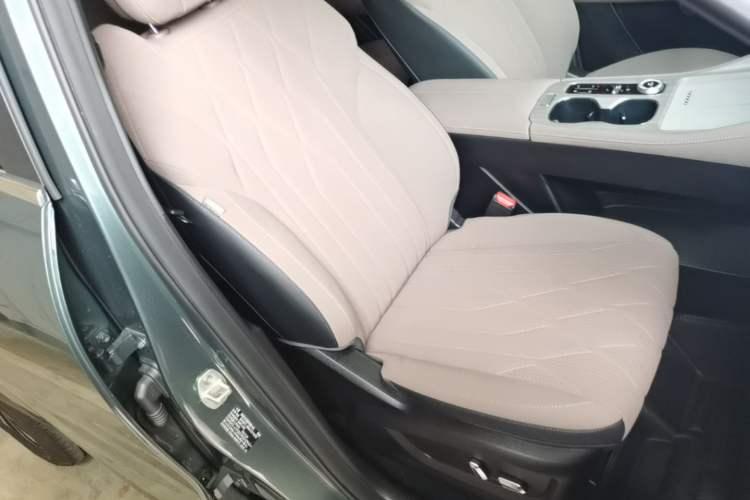 Used Chery Tiggo 8 PLUS 2025 Model 290TGDI DCT Chengshi Edition Right Front Seat