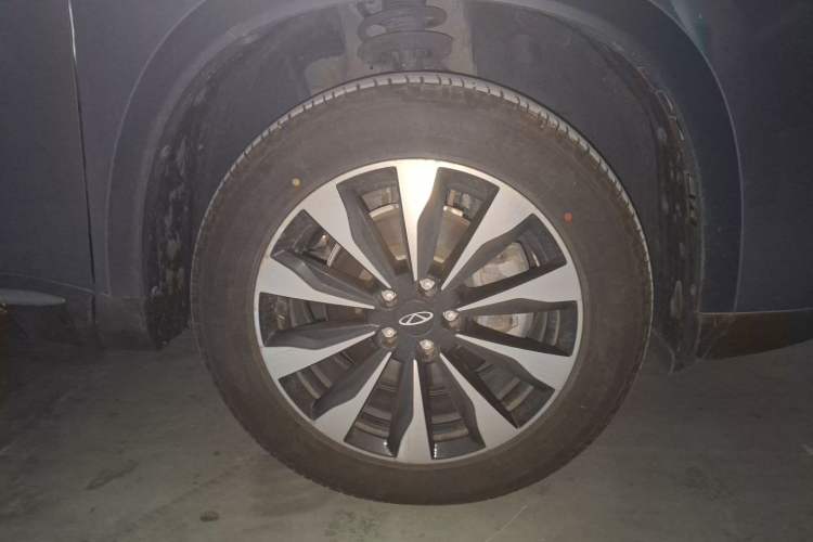 Used Chery Tiggo 8 PLUS 2025 290TGDI DCT Luxury 7-Seater Right Front Wheel Hub