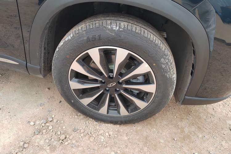 Used Chery Tiggo 8 PLUS 2025 290TGDI DCT Luxury 5-Seater Right Front Wheel Hub