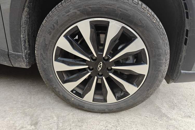 Used Chery Tiggo 8 PLUS 2025 290TGDI DCT Comfort Edition 5 Seats Right Front Wheel Hub