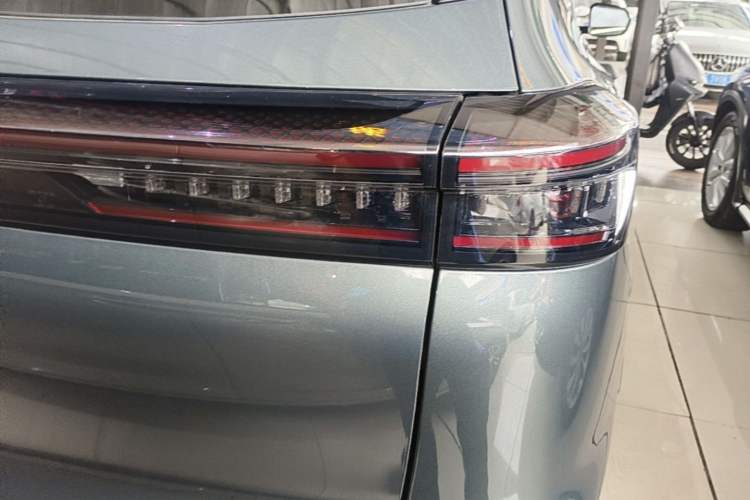 Used Chery Tiggo 8 PLUS 2025 290TGDI DCT Luxury 5-Seater Right Rear Taillight