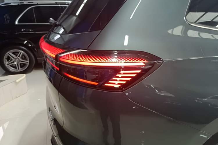 Used Chery Tiggo 8 PLUS 2025 290TGDI DCT Prestige 5-Seater Right Rear Taillight