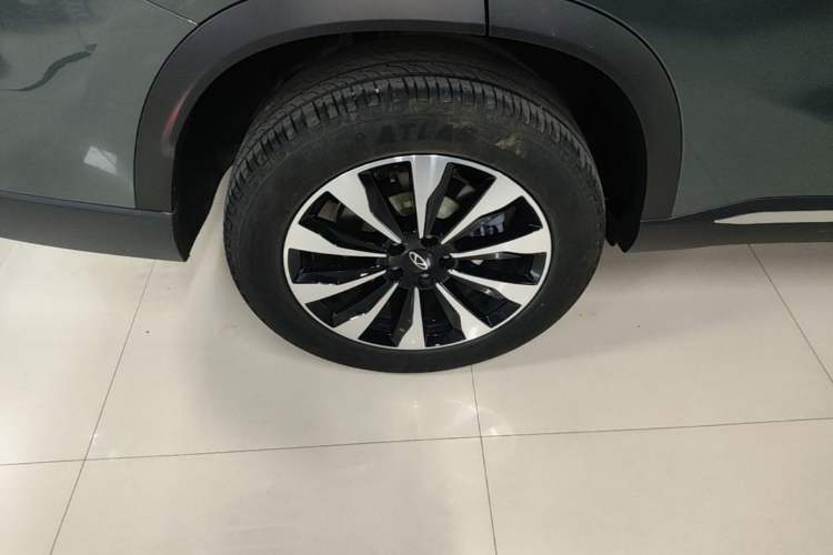 Used Chery Tiggo 8 PLUS 2025 290TGDI DCT Prestige 7-Seater Right Rear Wheel Hub