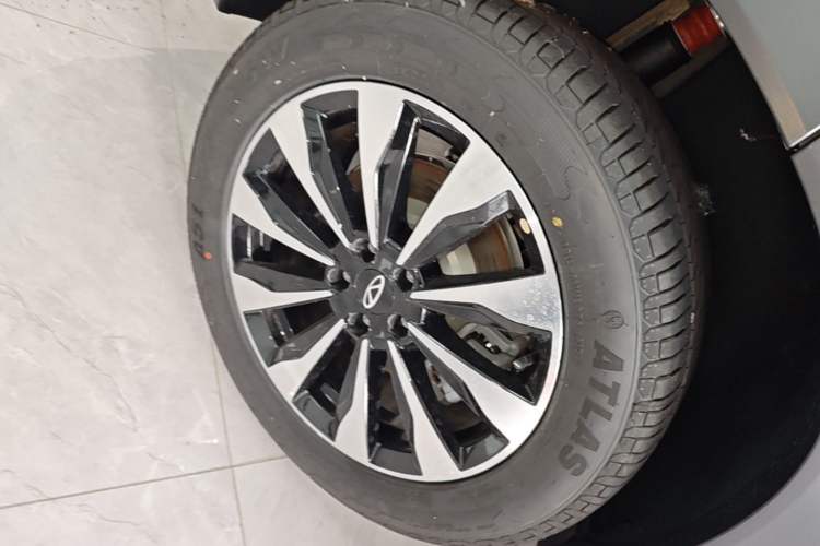 Used Chery Tiggo 8 PLUS 2025 290TGDI DCT Comfort Edition 5 Seats Right Rear Wheel Hub
