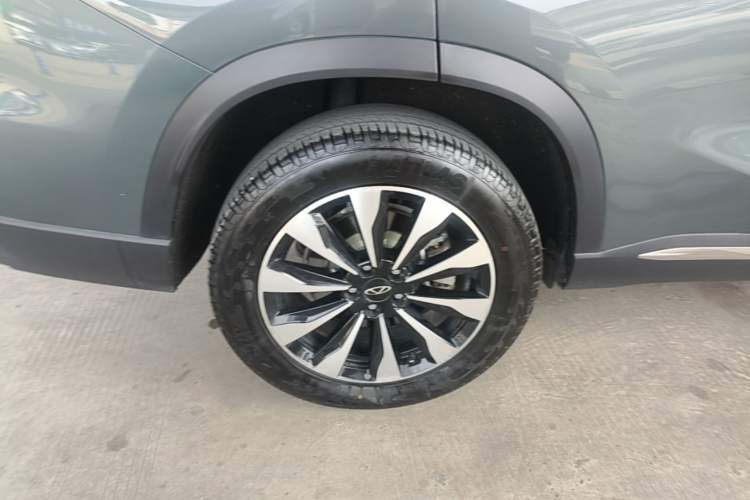 Used Chery Tiggo 8 PLUS 2025 290TGDI DCT Prestige 7-Seater Right Rear Wheel Hub