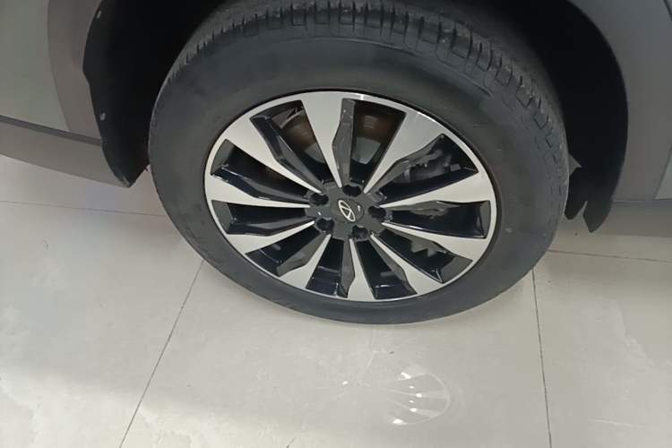 Used Chery Tiggo 8 PLUS 2025 290TGDI DCT Prestige 5-Seater Right Rear Wheel Hub