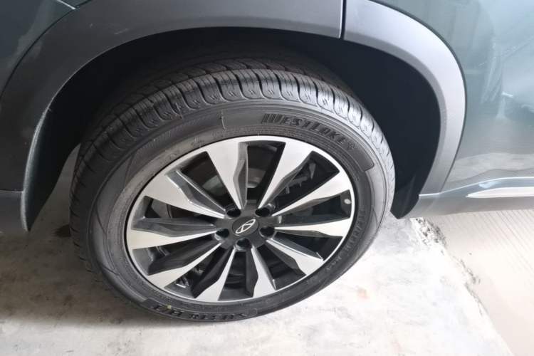 Used Chery Tiggo 8 PLUS 2025 Model 290TGDI DCT Chengshi Edition Right Rear Wheel Hub