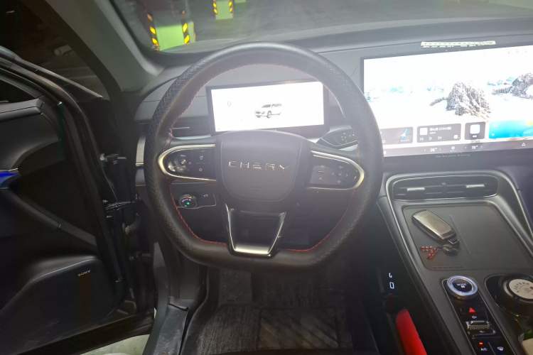 Used Chery Tiggo 8 PLUS 2025 290TGDI DCT Luxury 7-Seater Steering Wheel
