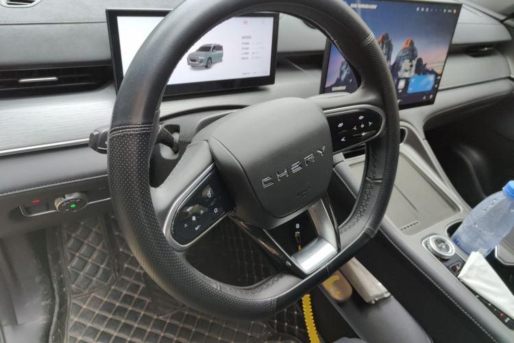 Used Chery Tiggo 8 PLUS 2025 290TGDI DCT Luxury 5-Seater Steering Wheel
