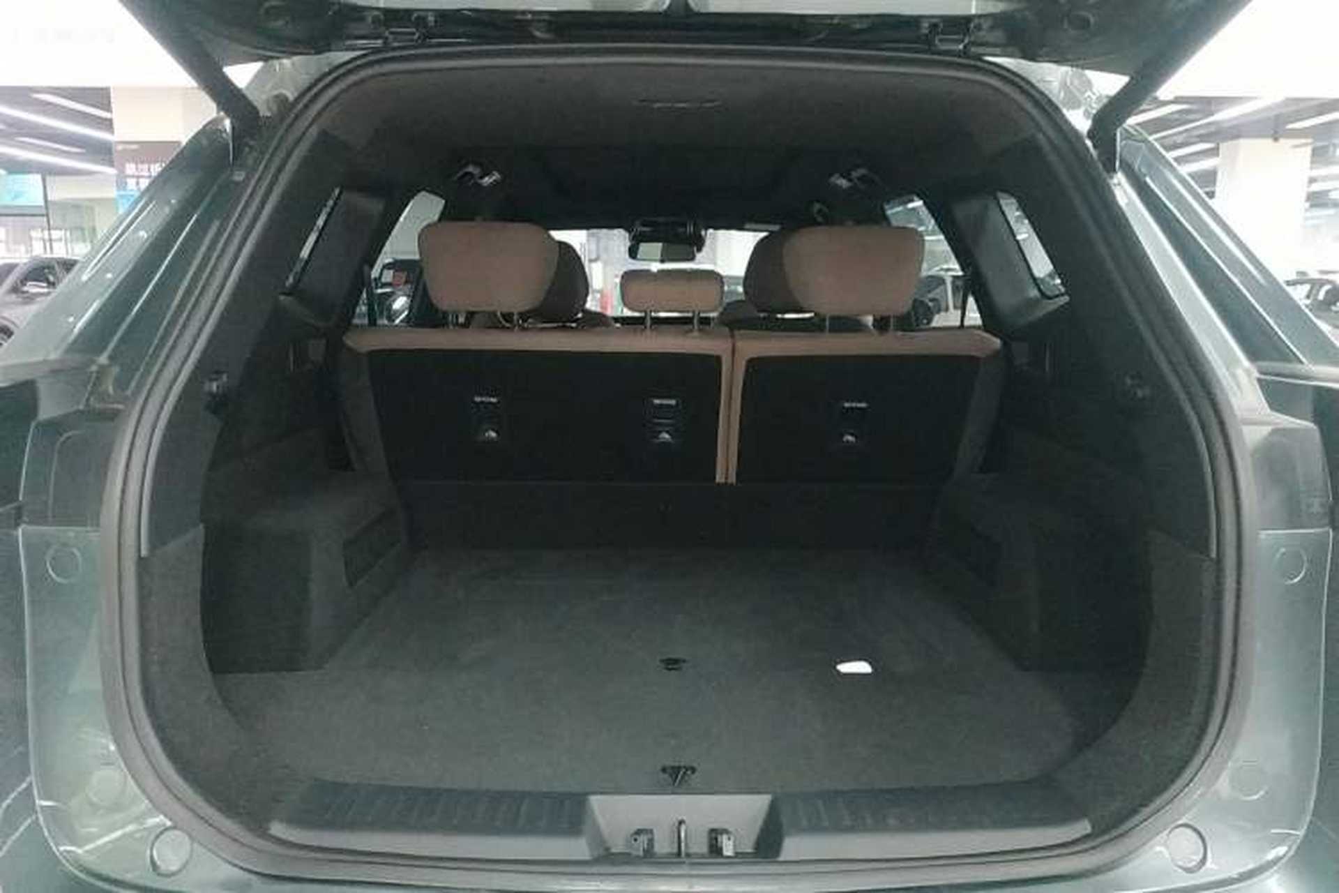 Used Chery Tiggo 8 PLUS 2025 290TGDI DCT Prestige 5-Seater Trunk