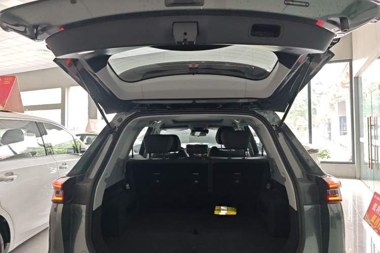 Used Chery Tiggo 8 PLUS 2025 290TGDI DCT Comfort Edition 5 Seats Trunk