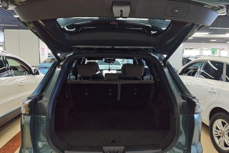 Used Chery Tiggo 8 PLUS 2025 290TGDI DCT Prestige 5-Seater Trunk