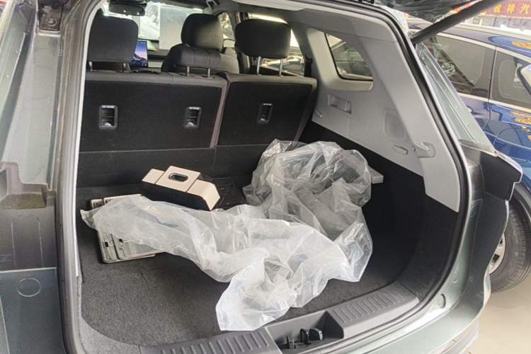 Used Chery Tiggo 8 PLUS 2025 290TGDI DCT Luxury 5-Seater Trunk