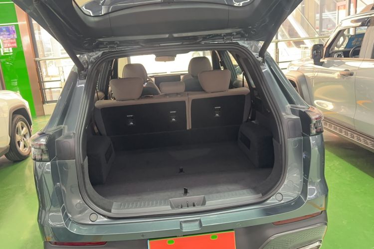 Used Chery Tiggo 8 PLUS 2025 290TGDI DCT Prestige 5-Seater Trunk