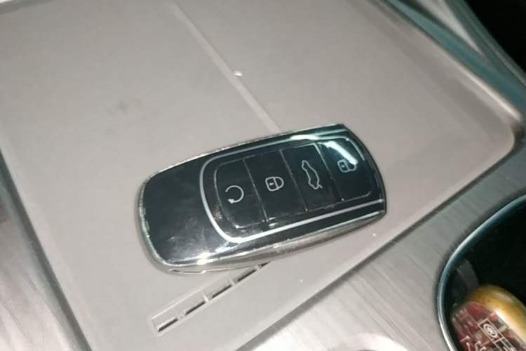 Used Chery Tiggo 8 PLUS 2025 290TGDI DCT Luxury 5-Seater Vehicle Key