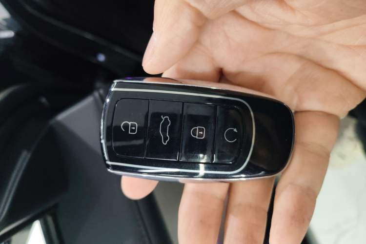 Used Chery Tiggo 8 PLUS 2025 290TGDI DCT Prestige 5-Seater Vehicle Key