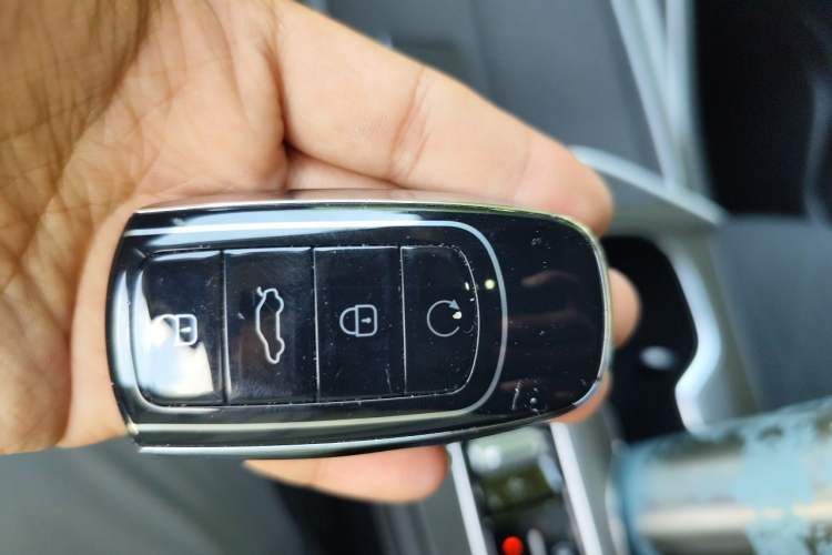 Used Chery Tiggo 8 PLUS 2025 Model 290TGDI DCT Chufeng Edition—5 Seaters Vehicle Key