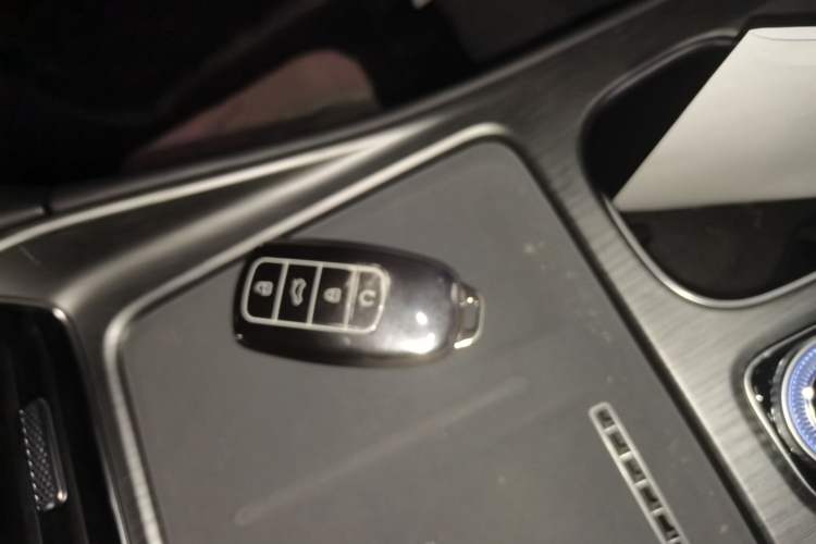 Used Chery Tiggo 8 PLUS 2025 290TGDI DCT Luxury 5-Seater Vehicle Key