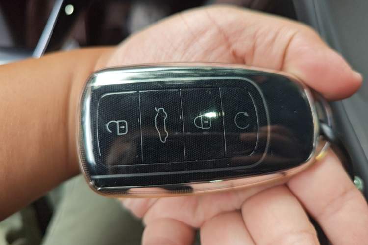 Used Chery Tiggo 8 PLUS 2025 Model 290TGDI DCT Chufeng Edition—5 Seaters Vehicle Key