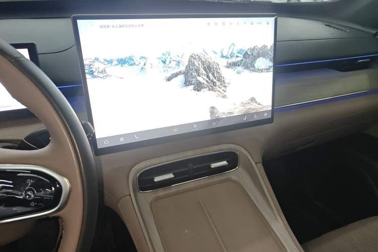 Used Chery Tiggo 8 PLUS 2025 290TGDI DCT Prestige 5-Seater Audio And AC Panel